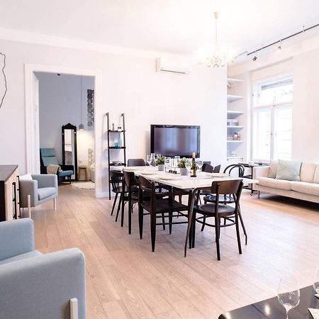 Stunning New Central Home Near Basilica Budapest Bagian luar foto