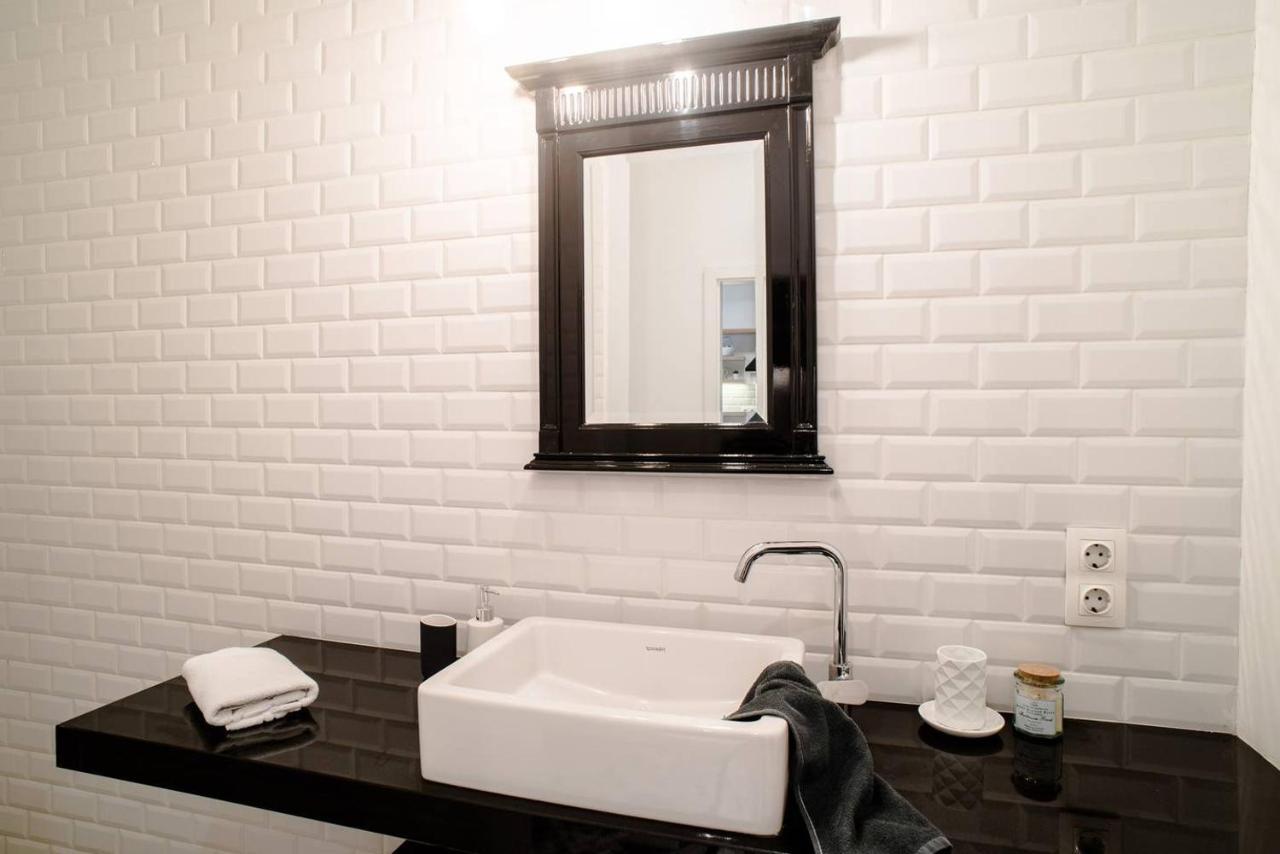 Stunning New Central Home Near Basilica Budapest Bagian luar foto