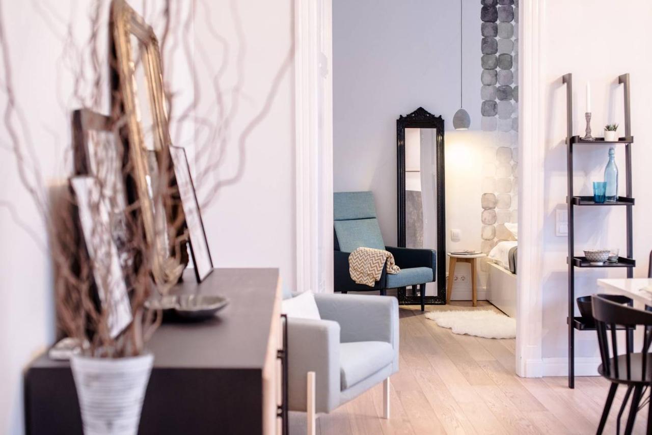 Stunning New Central Home Near Basilica Budapest Bagian luar foto