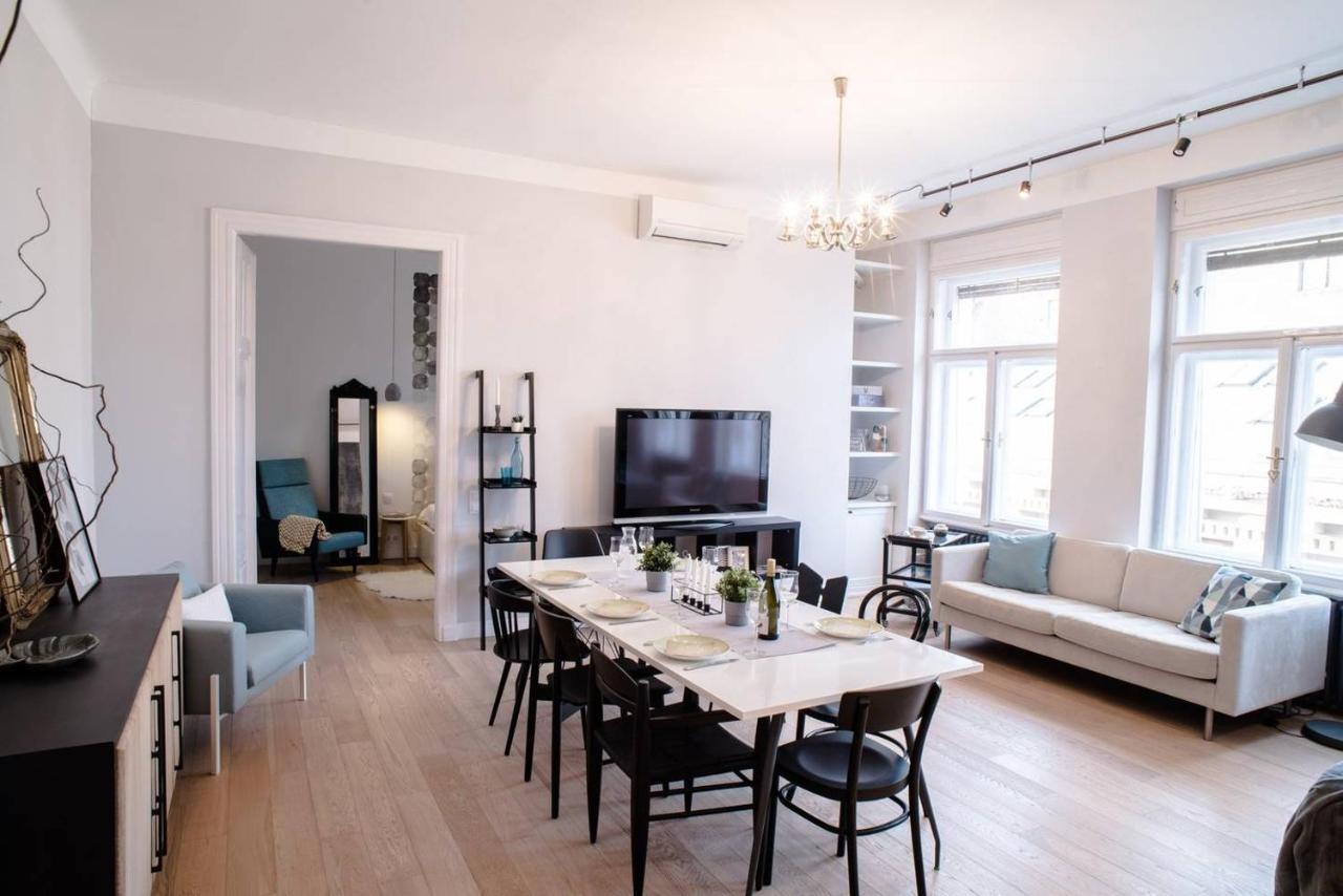 Stunning New Central Home Near Basilica Budapest Bagian luar foto