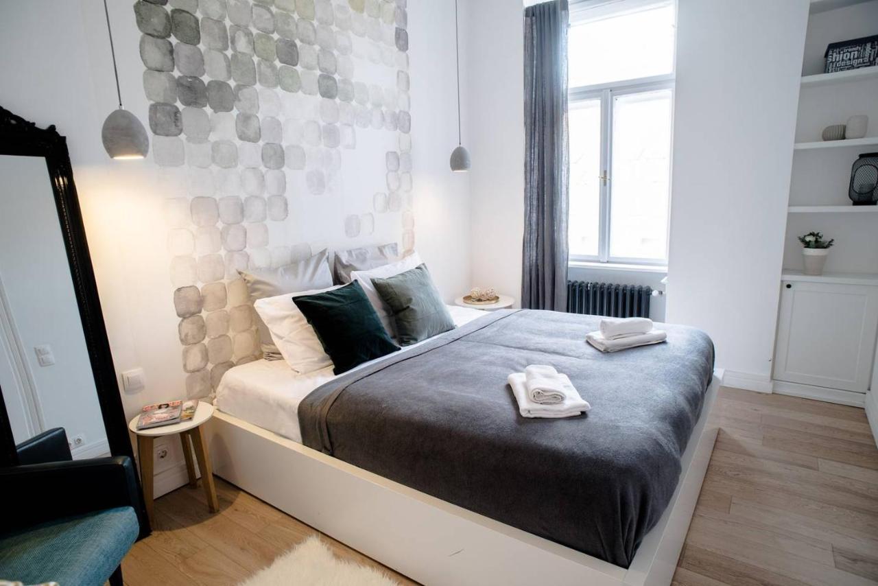 Stunning New Central Home Near Basilica Budapest Bagian luar foto