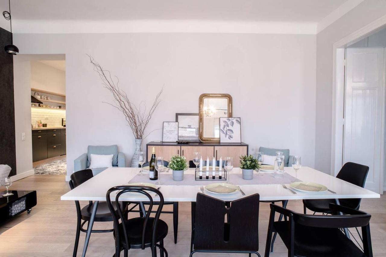 Stunning New Central Home Near Basilica Budapest Bagian luar foto